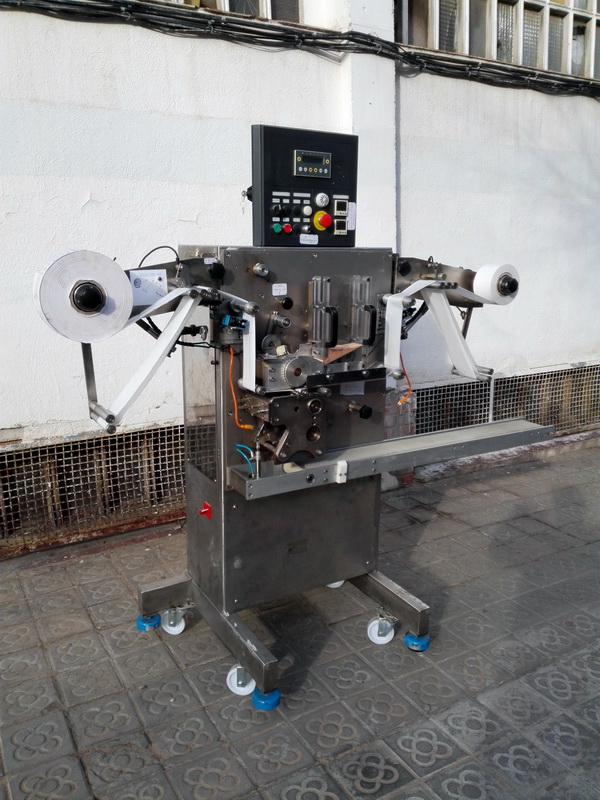 maquina empaquetadora palillos metal 4ruedas funciona 184x195x65 (190eu) 1u